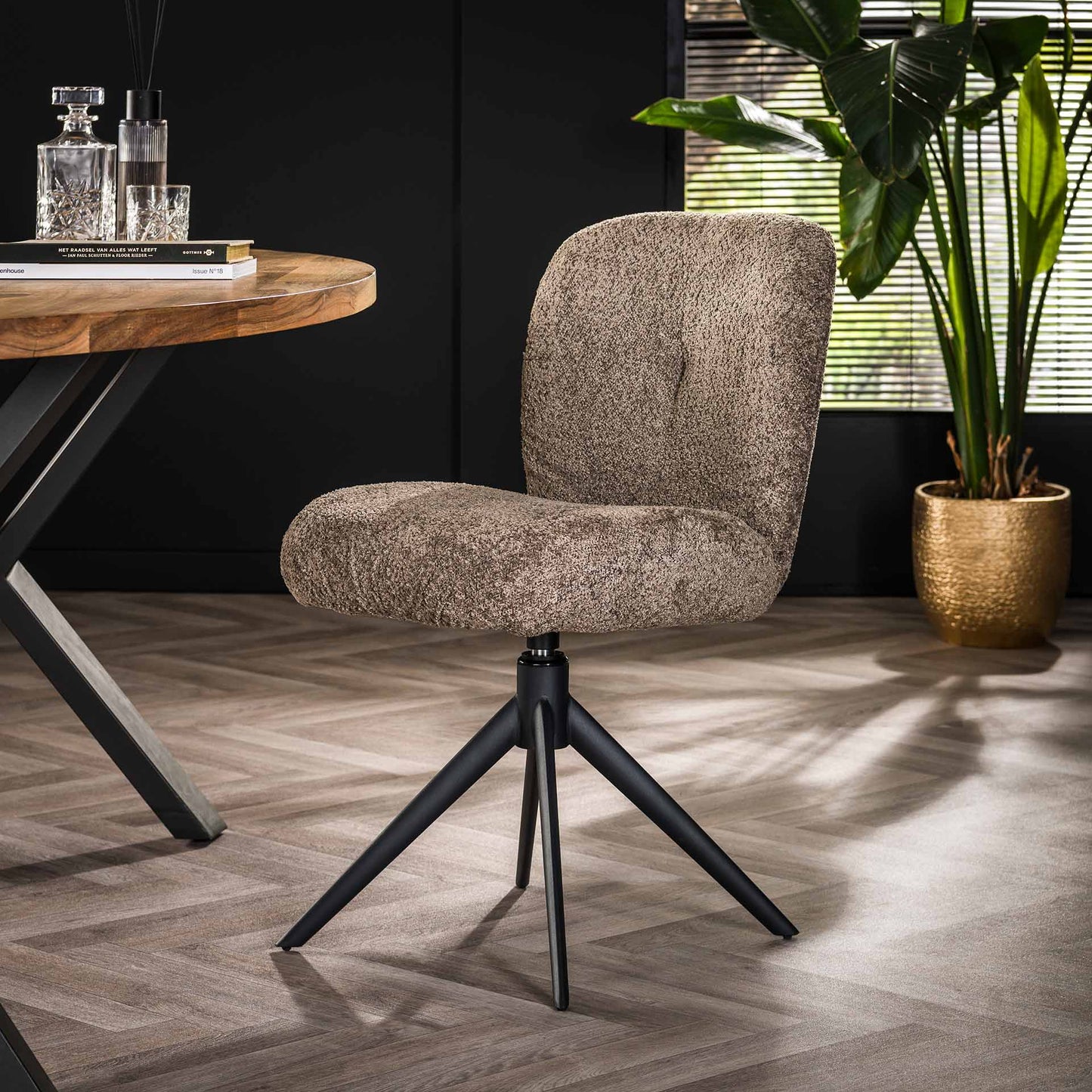 Janssen Read — Taupe Bouclé Eetkamerstoel