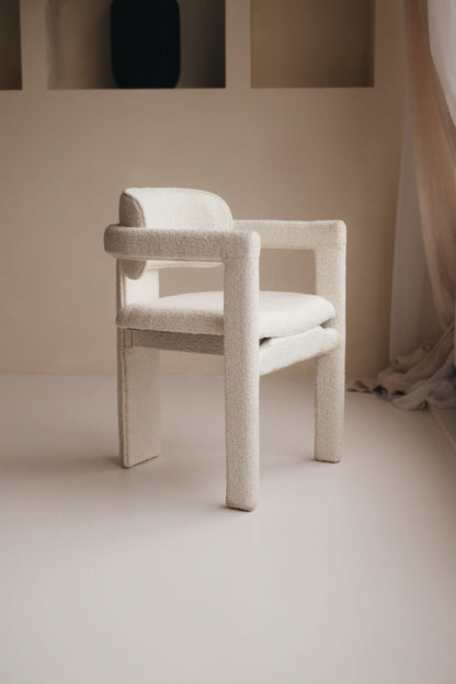 Janssen Japandi Bouclé — Minimalistische Eetkamerstoel