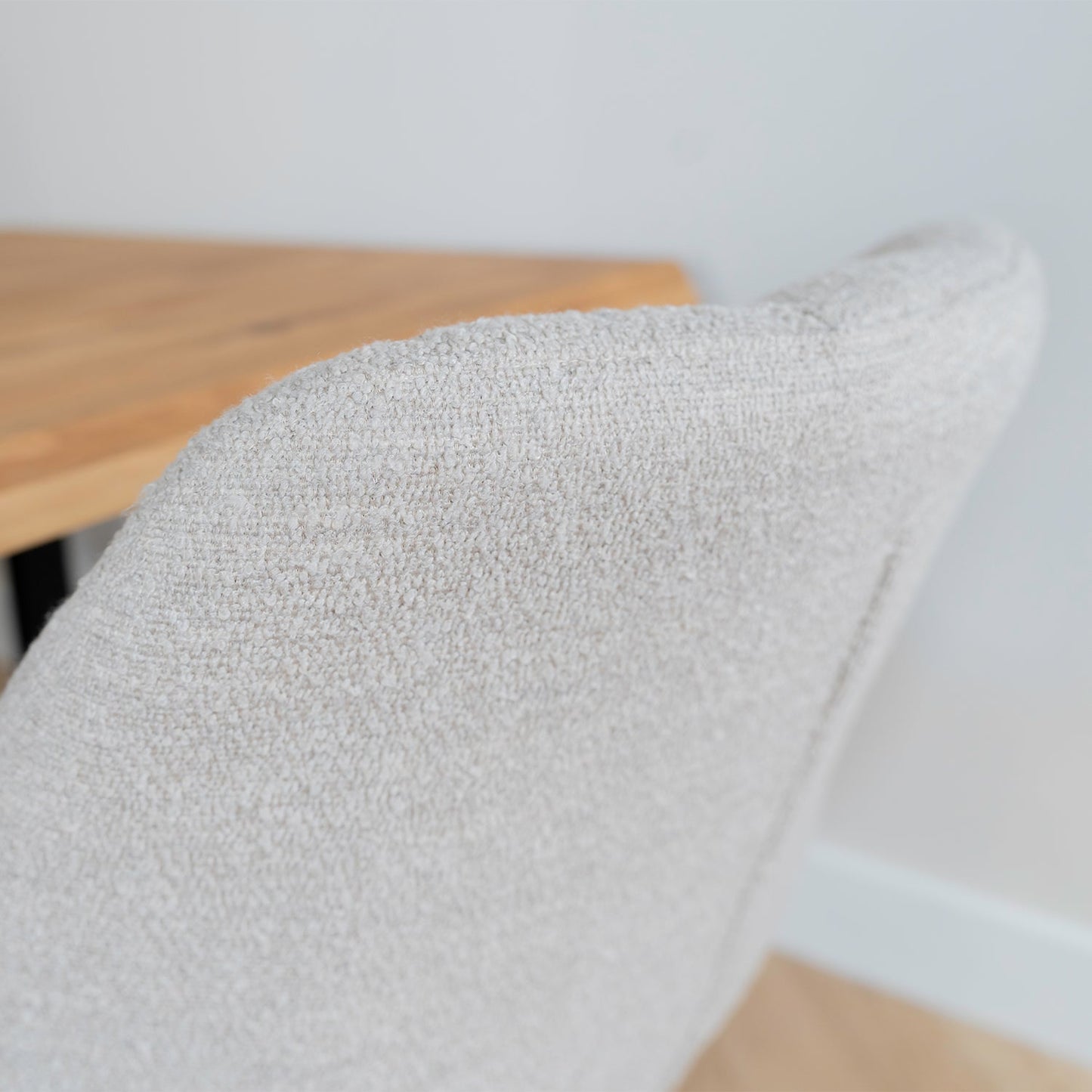 Janssen Alba — Naturel Bouclé Eetkamerstoel