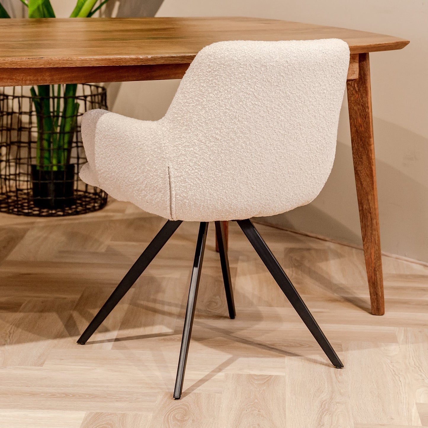 Janssen Doreen — Naturel Bouclé Kuipstoel